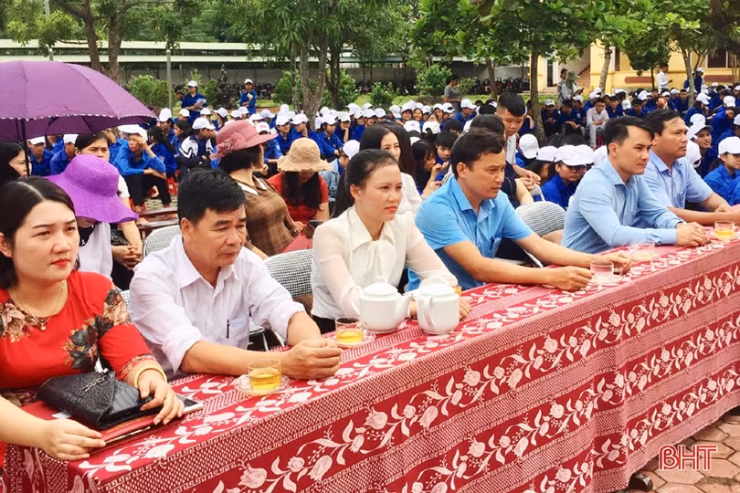 Gần 1.200 học sinh THPT được tư vấn về “điều thầm kín”