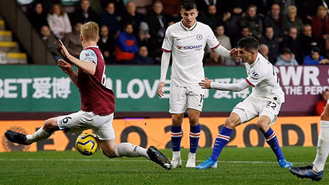 Pulisic lập hat-trick, Chelsea tiếp tục bay cao