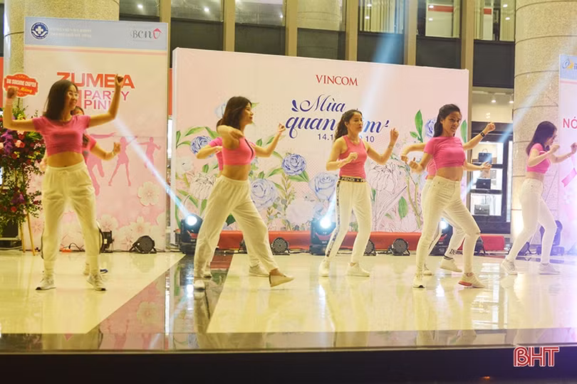 Ngày hội nón hồng - Lan tỏa nghị lực cho bệnh nhân ung thư