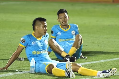 Hạ màn V-League 2019: Khánh Hòa rơi lệ rời Pleiku