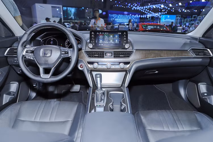 Honda Accord 2019 giá từ 1,319 tỷ đồng