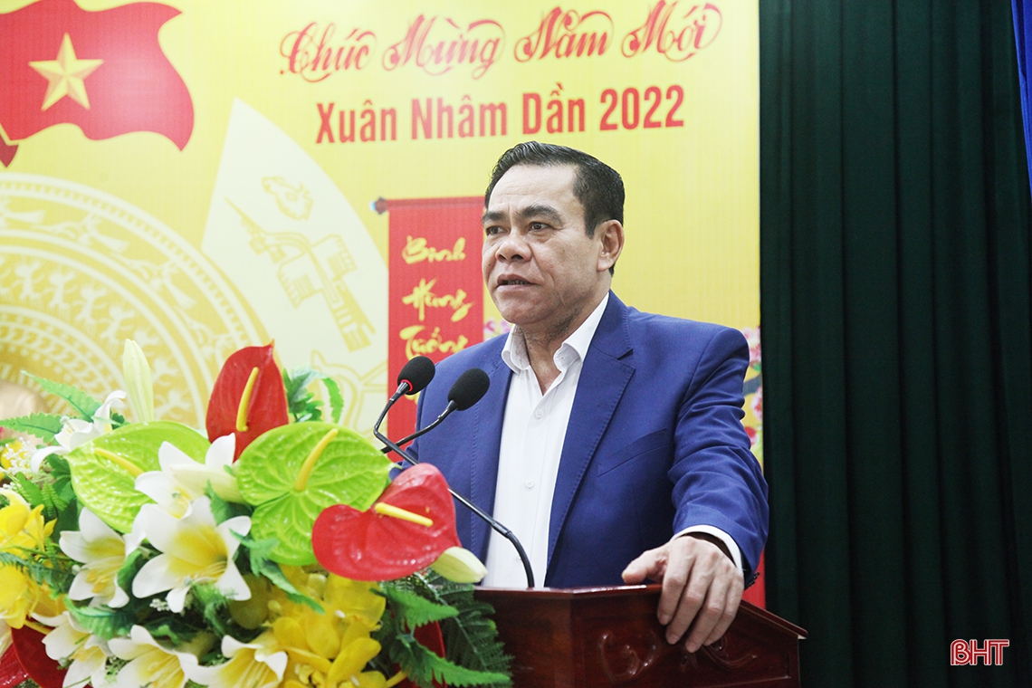 Chủ tịch UBND tỉnh kiểm tra công tác sẵn sàng chiến đấu và chúc tết LLVT ở Nghi Xuân, Lộc Hà
