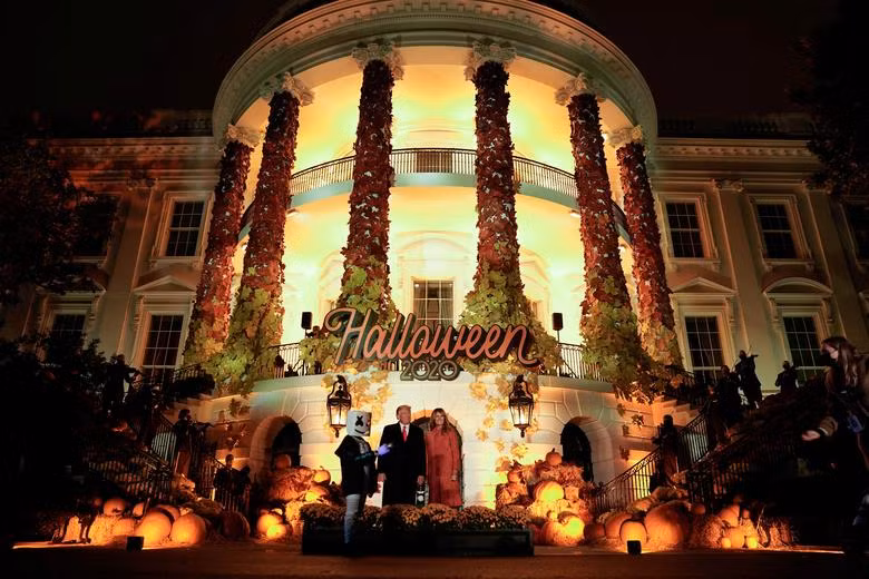 Ông Trump dự tiệc Halloween cùng trẻ em tại Nhà Trắng