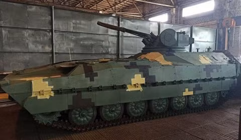 Xe chiến đấu bộ binh trên khung gầm Gvozdika của Ukraine