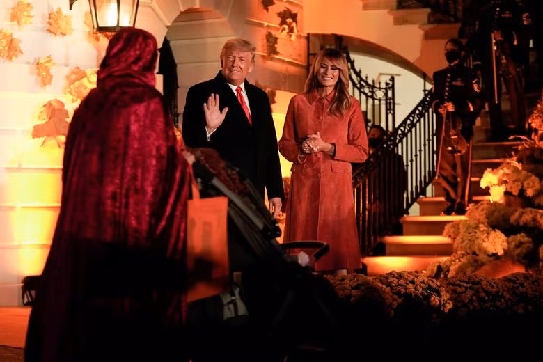 Ông Trump dự tiệc Halloween cùng trẻ em tại Nhà Trắng