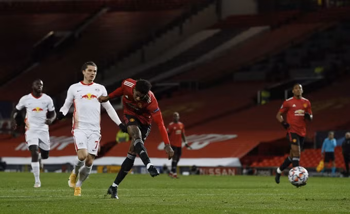Kết quả M.U 4-1 Istanbul BB: “Quỷ đỏ” độc chiếm ngôi đầu