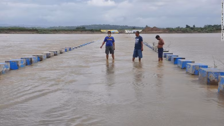 Philippines căng mình chuẩn bị đón bão mạnh nhất thế giới Goni