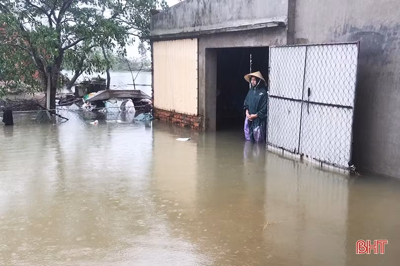 Hơn 300 ha nuôi trồng thủy sản và hàng trăm héc-ta hoa màu ở Can Lộc bị thiệt hại
