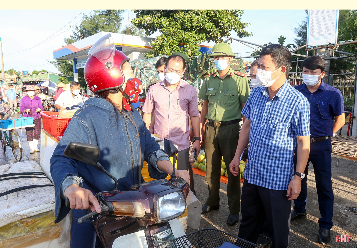 Trách nhiệm, quyết liệt, nhân văn, Hà Tĩnh kiểm soát tốt dịch COVID-19 và đẩy mạnh phát triển kinh tế - xã hội