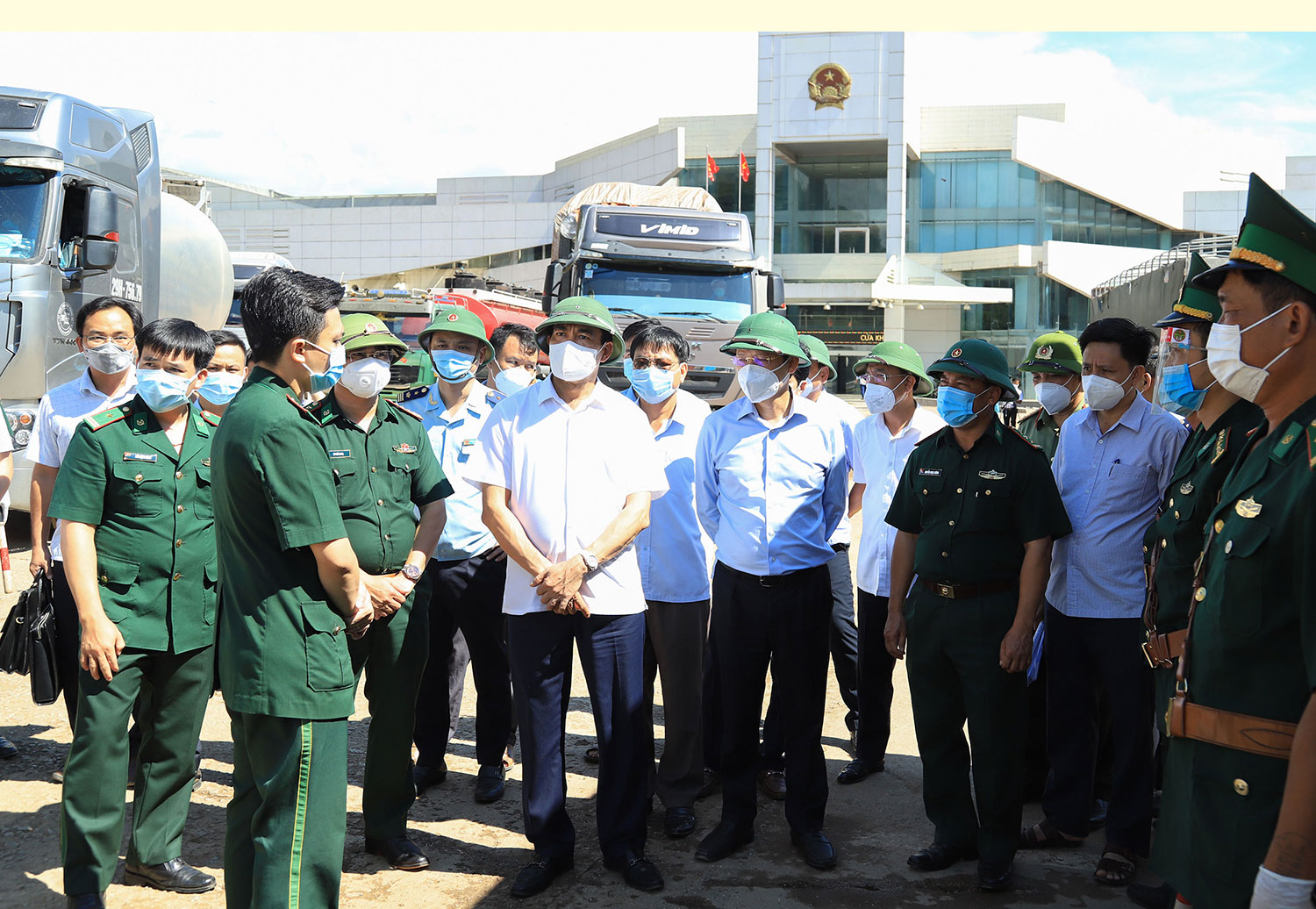Trách nhiệm, quyết liệt, nhân văn, Hà Tĩnh kiểm soát tốt dịch COVID-19 và đẩy mạnh phát triển kinh tế - xã hội