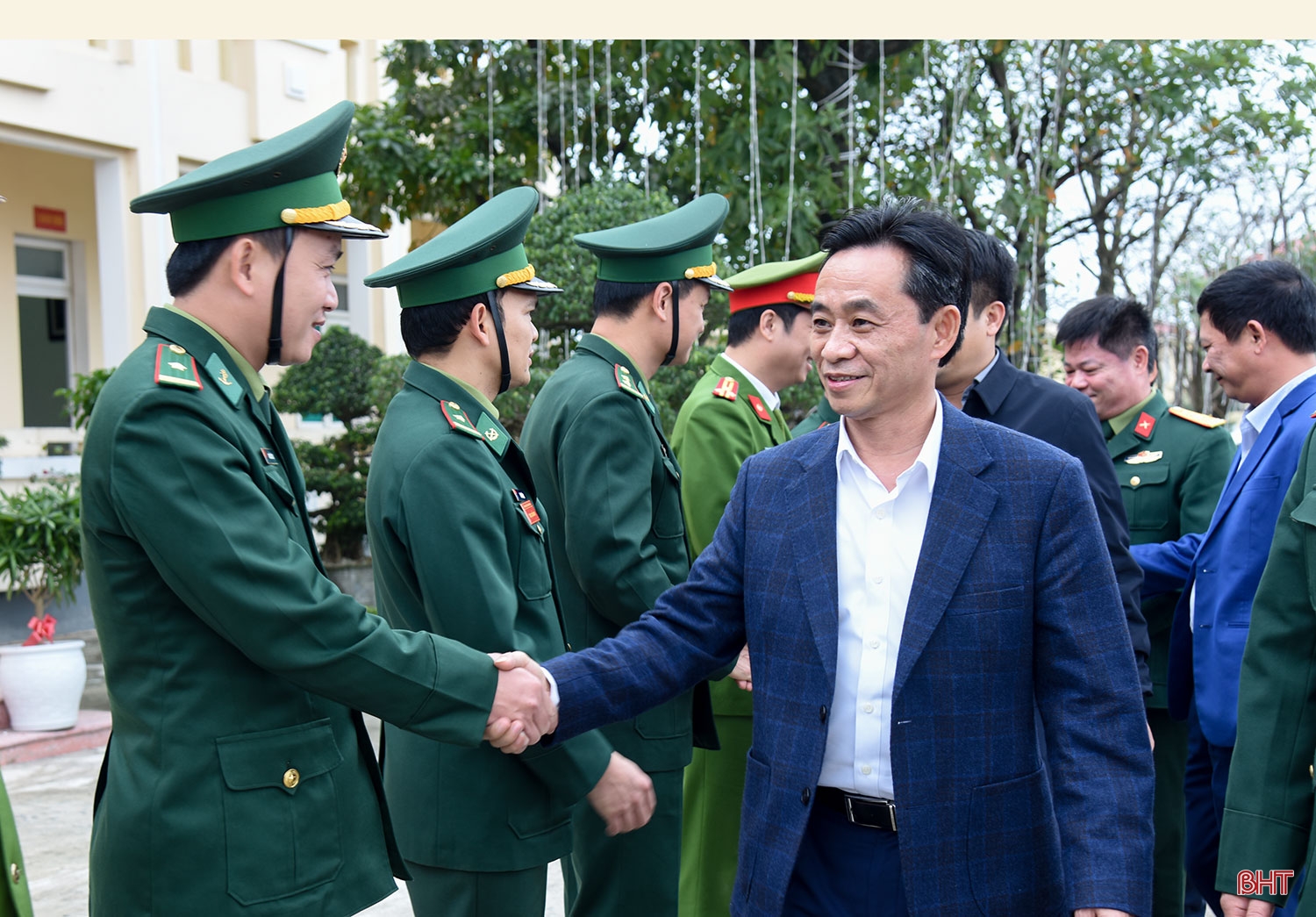 Tập trung quán triệt, tuyên truyền sâu rộng, đưa nghị quyết của Đảng vào cuộc sống
