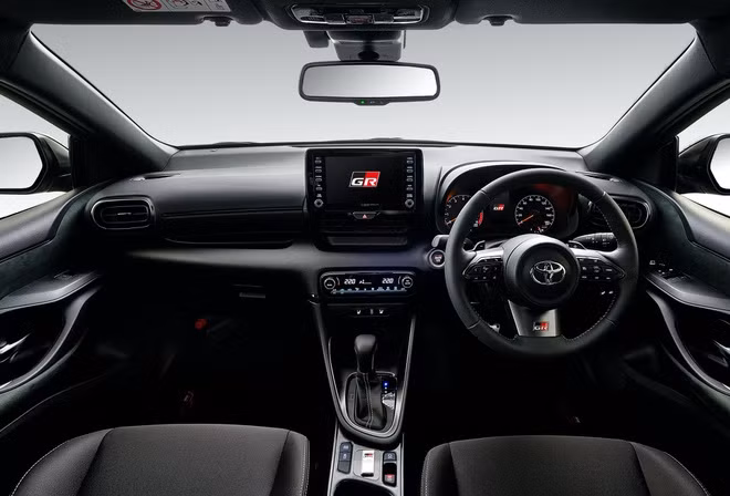 Toyota Yaris ra mắt 3 phiên bản thể thao - 1