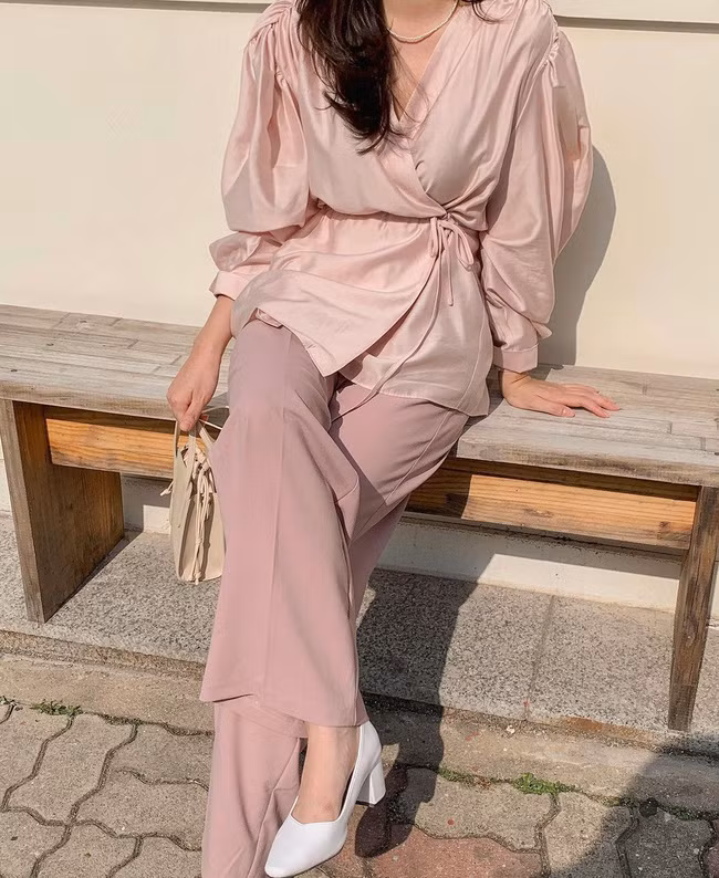 Đồ màu hồng soán ngôi đồ tím để thành hot trend, diện lên trẻ ra mấy tuổi mà vẫn sang - 3