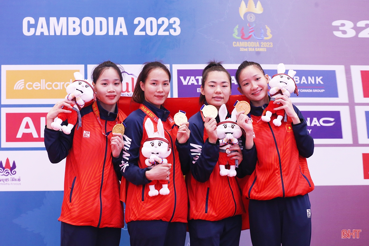 Hoàng Thị Mỹ Tâm tiếp tục giành HCV Kumite đồng đội nữ tại SEA Games 32