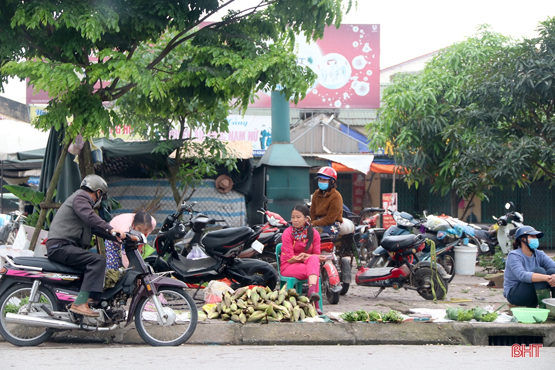 Sau 10 ngày thực hiện Chỉ thị 16, người dân Hà Tĩnh bắt đầu chủ quan việc phòng dịch Covid-19