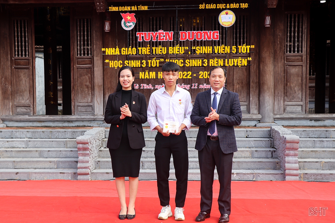 Tuyên dương 67 gương nhà giáo trẻ, học sinh, sinh viên tiêu biểu