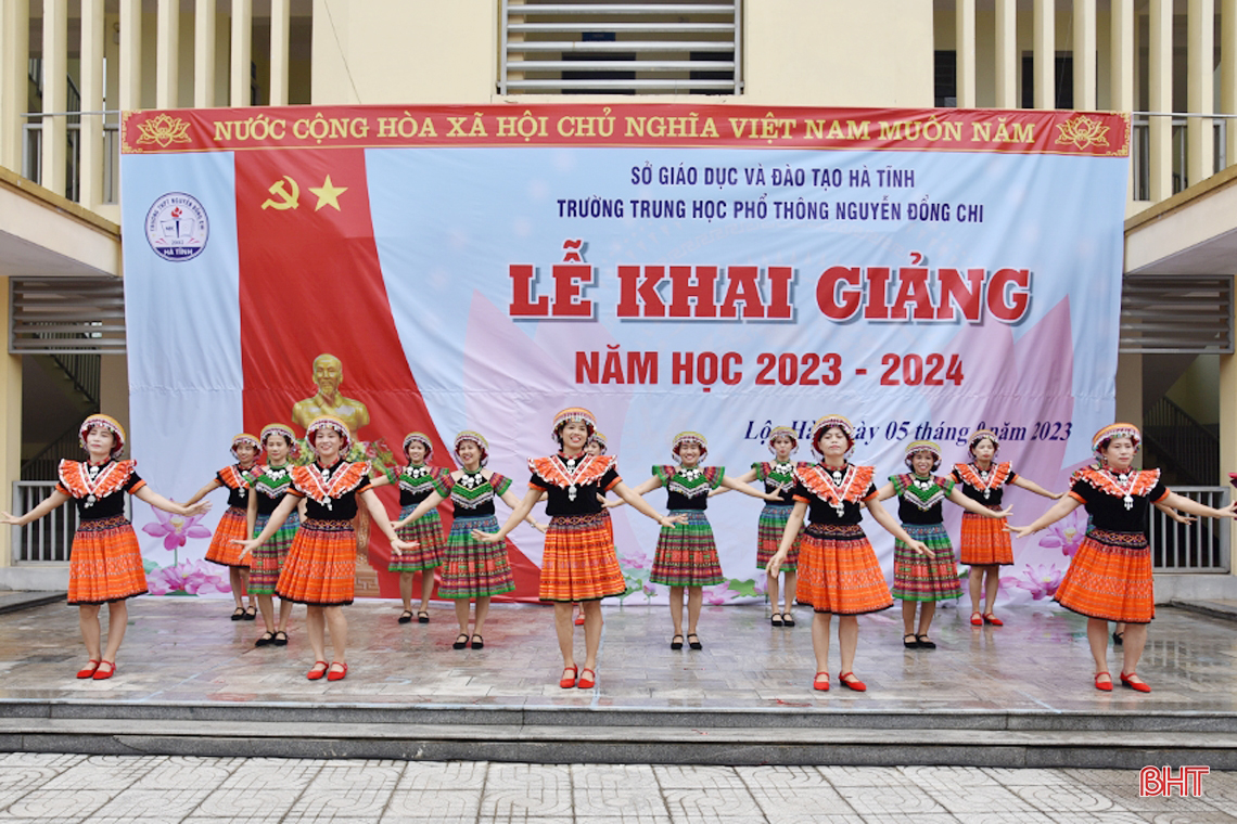 Các trường học ở Hà Tĩnh khai giảng năm học 2023 - 2024