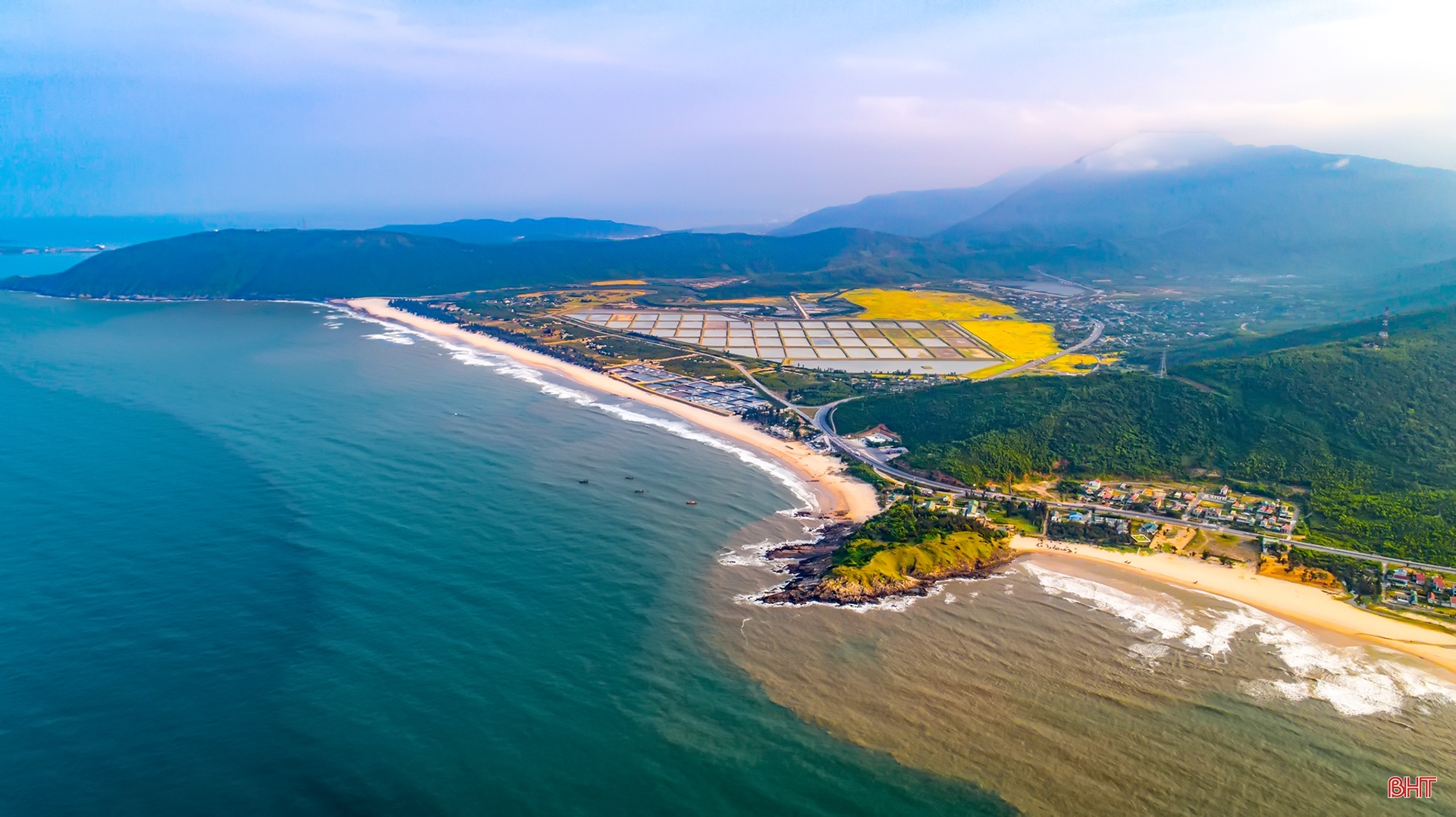 Độc đáo biển Hà Tĩnh