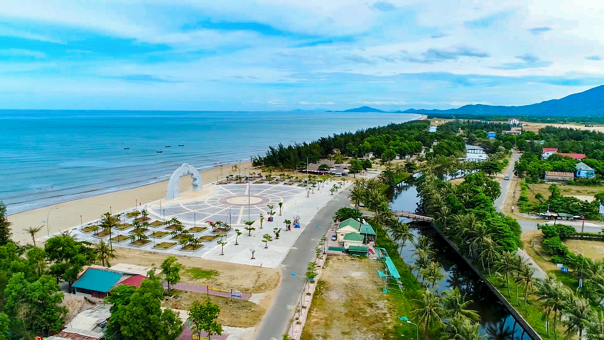 Độc đáo biển Hà Tĩnh