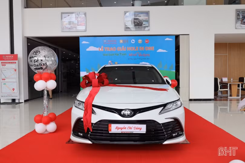 Cú đánh hole-in-one nhận ô tô Camry hơn 1 tỷ đồng tại Hà Tĩnh