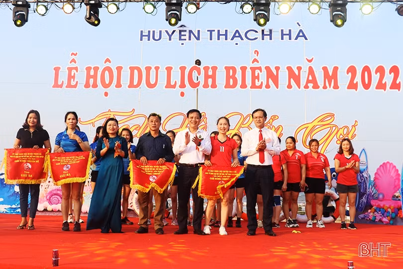 Thạch Hà khai trương lễ hội du lịch biển năm 2022