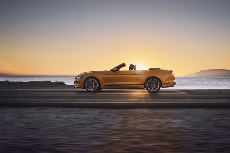 Ford Mustang Convertible California Special động cơ V8