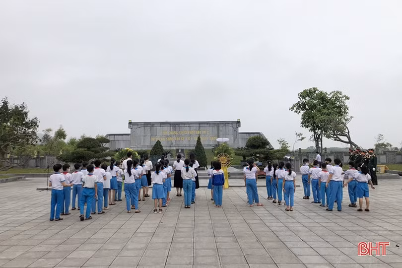 Thi đua xây dựng quê hương cố Tổng Bí thư Hà Huy Tập ngày càng giàu đẹp