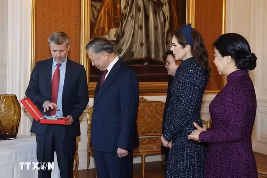 Tổng Bí thư, Chủ tịch nước Tô Lâm nhận Huân chương của Vương quốc Đan Mạch