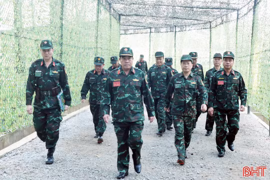 Phó Tổng Tham mưu trưởng QĐND Việt Nam kiểm tra diễn tập Khu vực phòng thủ tỉnh Hà Tĩnh