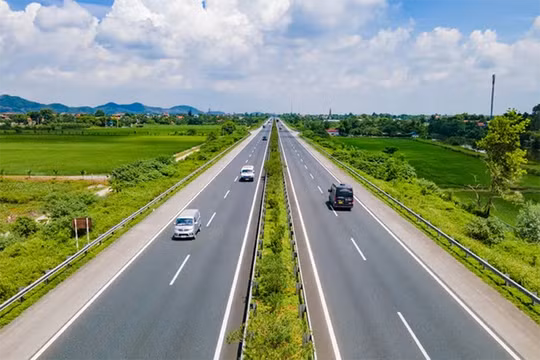 Sẽ thông báo tuyến đường cao tốc xử phạt quy định về tốc độ, khoảng cách