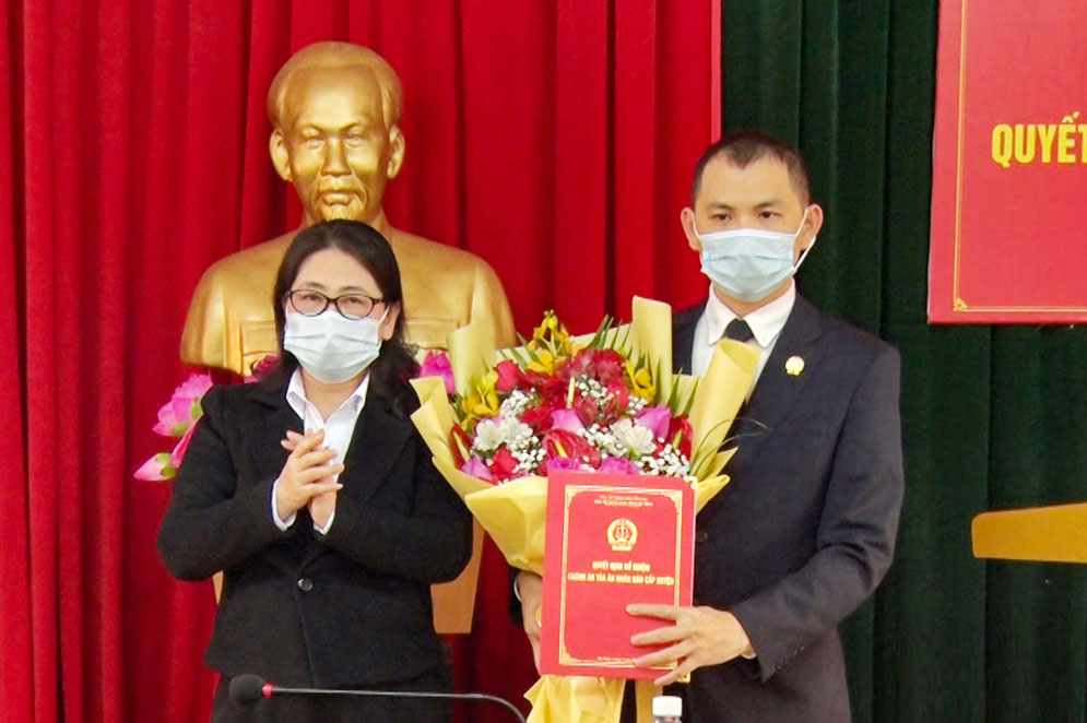 Tham gia tạo dựng môi trường pháp luật hoàn chỉnh