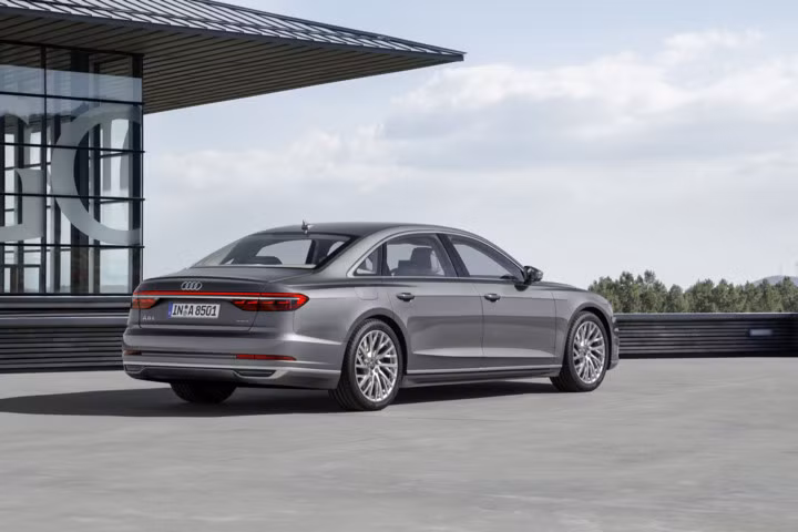 choang ngop truoc ve dep va cong nghe trang bi cho audi a8 2018