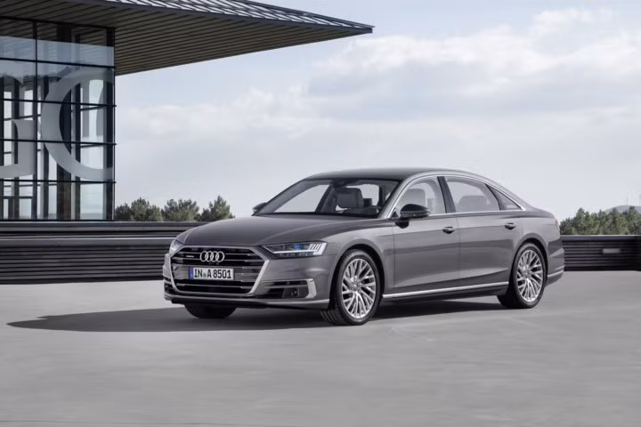 choang ngop truoc ve dep va cong nghe trang bi cho audi a8 2018