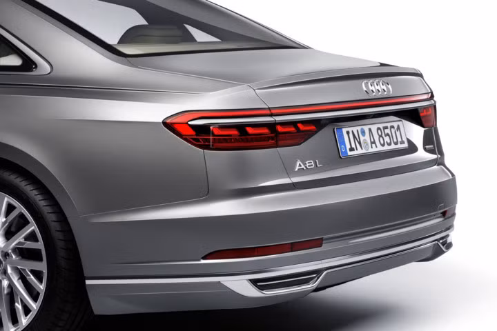 choang ngop truoc ve dep va cong nghe trang bi cho audi a8 2018