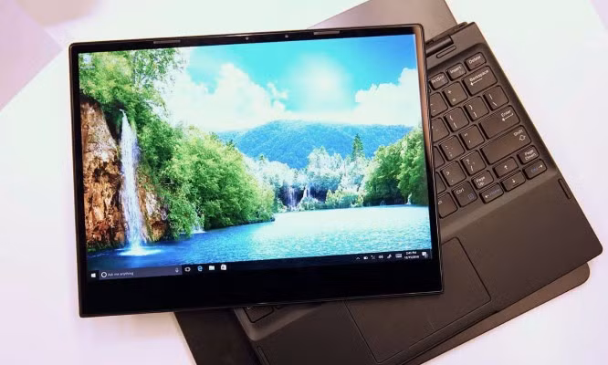 laptop voi sac khong day dau tien tren the gioi