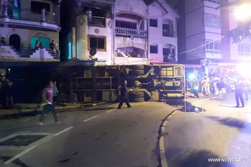 tai nan xe buyt o phuket thai lan 26 nguoi thuong vong
