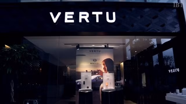 hang dien thoai vertu giai the vi vo no