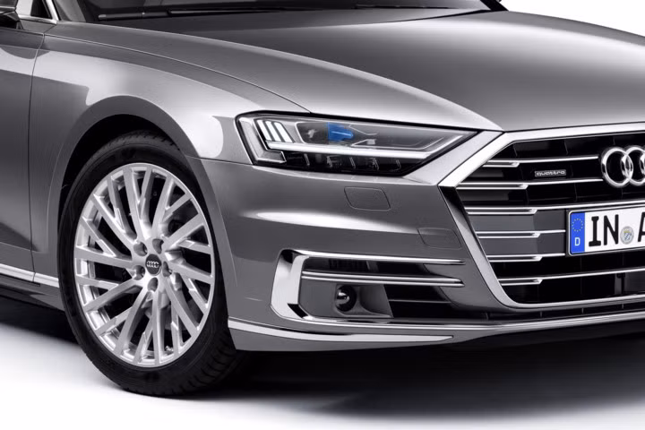 choang ngop truoc ve dep va cong nghe trang bi cho audi a8 2018