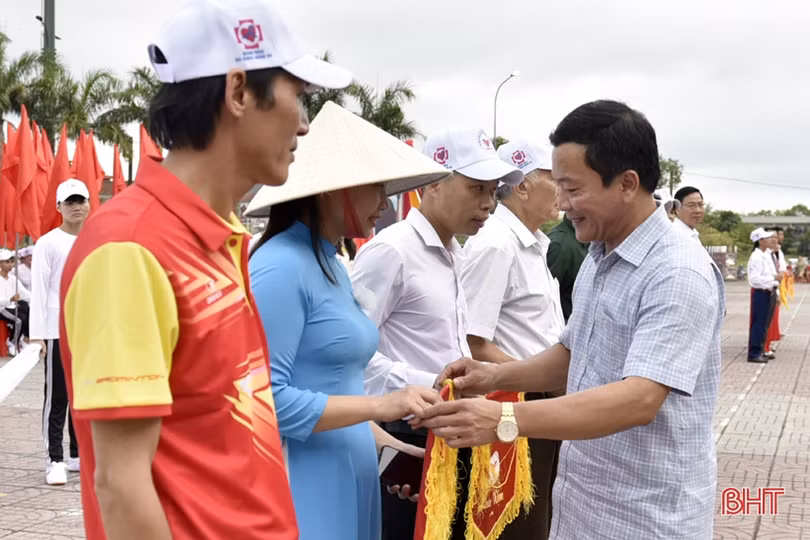 Gần 1.000 vận động viên tranh tài tại Đại hội TDTT thị xã Hồng Lĩnh lần thứ VII
