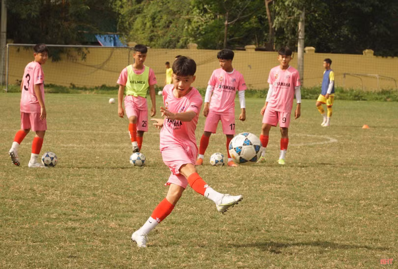 U15 Hồng Lĩnh Hà Tĩnh bổ sung 4 cầu thủ tranh tài Giải Bóng đá U15 Quốc gia 