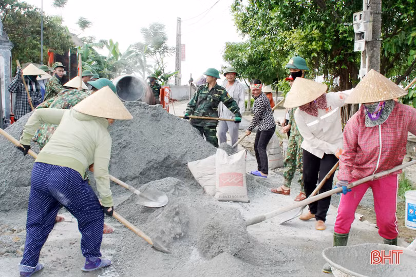 Bà con lương - giáo ở Lộc Hà chung tay xây dựng nông thôn mới