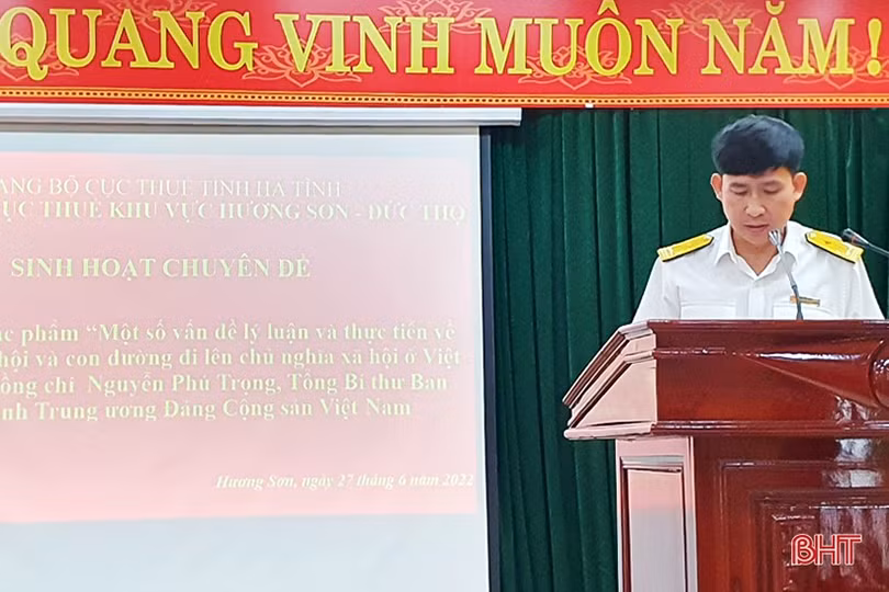 Chi bộ chi cục thuế sinh hoạt chuyên đề về tác phẩm của Tổng Bí thư Nguyễn Phú Trọng