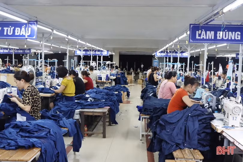 Doanh nghiệp may mặc Hà Tĩnh làm không hết việc đến cuối năm
