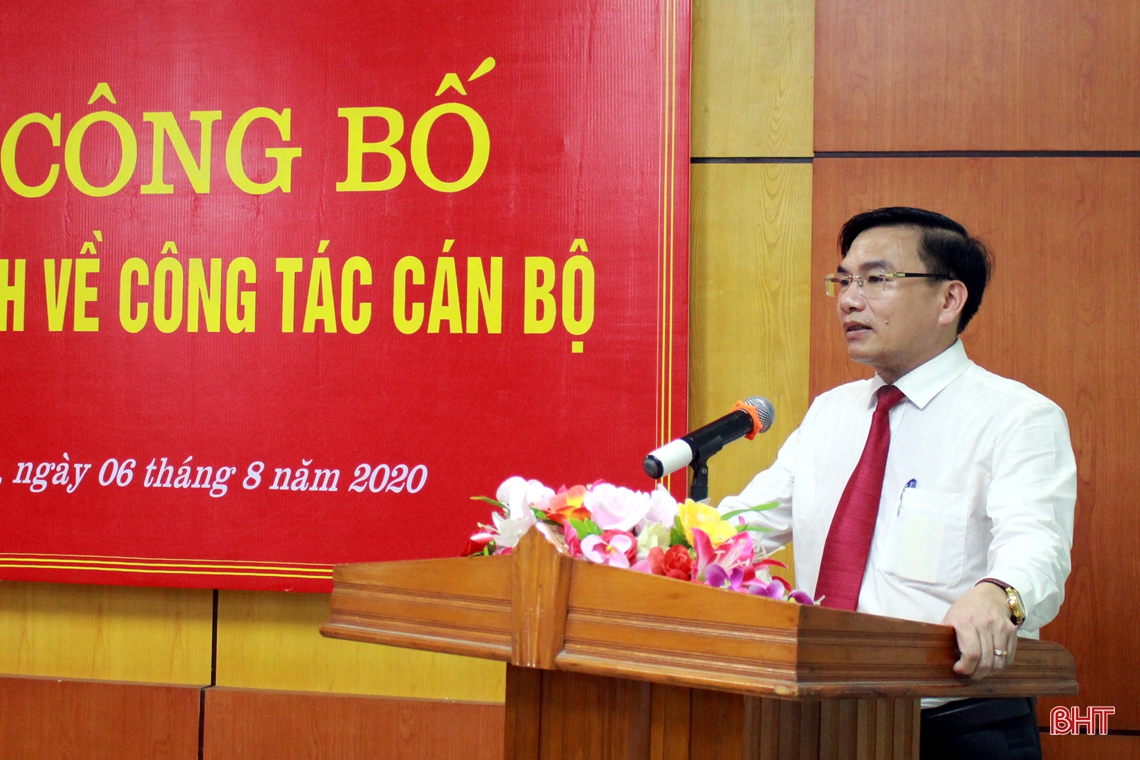 Trao quyết định bổ nhiệm Phó Giám đốc Sở VH-TT&DL Hà Tĩnh
