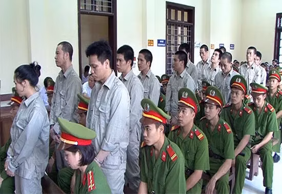 11 an tu 2 chung than duong day mua ban trai phep 799 banh heroin