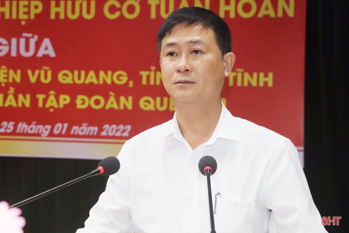 Bí thư Tỉnh ủy chúc tết đảng viên lão thành và người cao tuổi tiêu biểu ở Vũ Quang