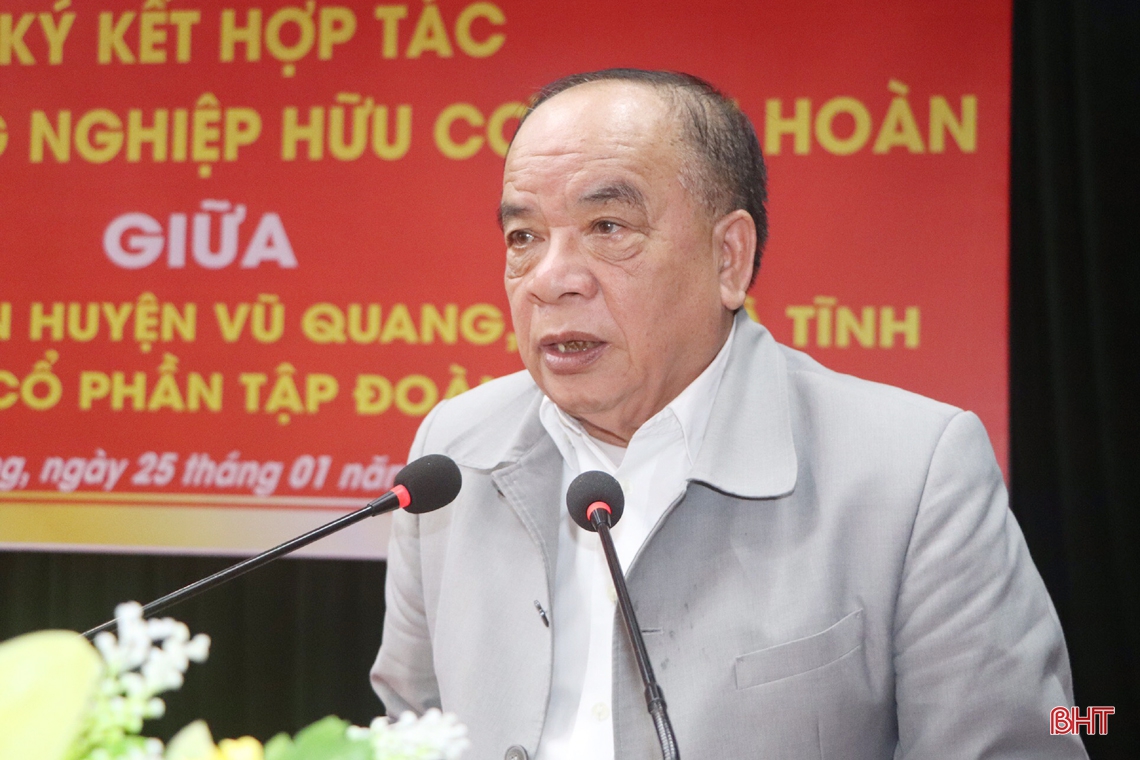 Bí thư Tỉnh ủy chúc tết đảng viên lão thành và người cao tuổi tiêu biểu ở Vũ Quang