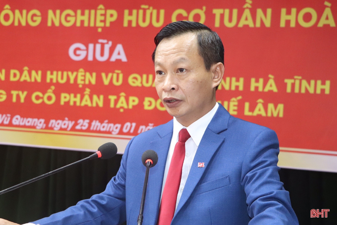 Bí thư Tỉnh ủy chúc tết đảng viên lão thành và người cao tuổi tiêu biểu ở Vũ Quang
