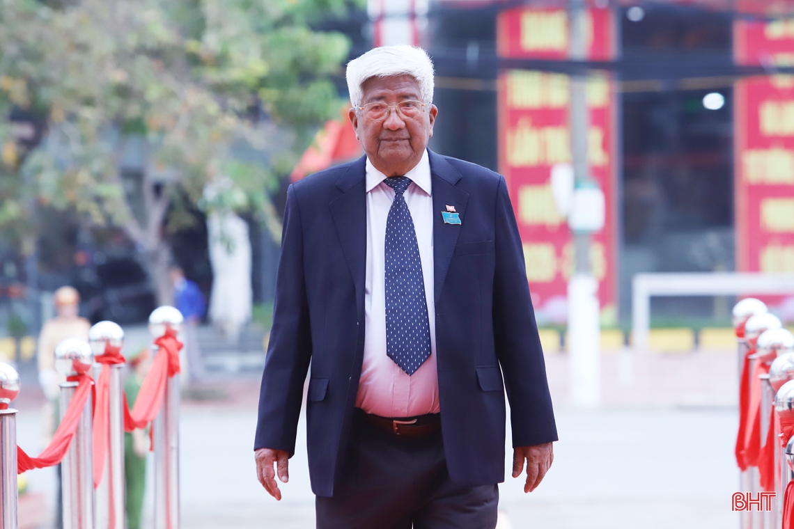 Các đồng chí lãnh đạo, nguyên lãnh đạo Đảng, Nhà nước dự Đại hội Đảng bộ tỉnh Hà Tĩnh lần thứ XIX