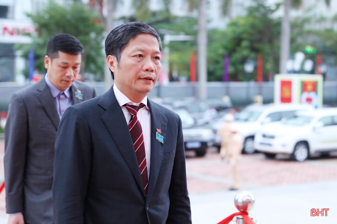 Các đồng chí lãnh đạo, nguyên lãnh đạo Đảng, Nhà nước dự Đại hội Đảng bộ tỉnh Hà Tĩnh lần thứ XIX